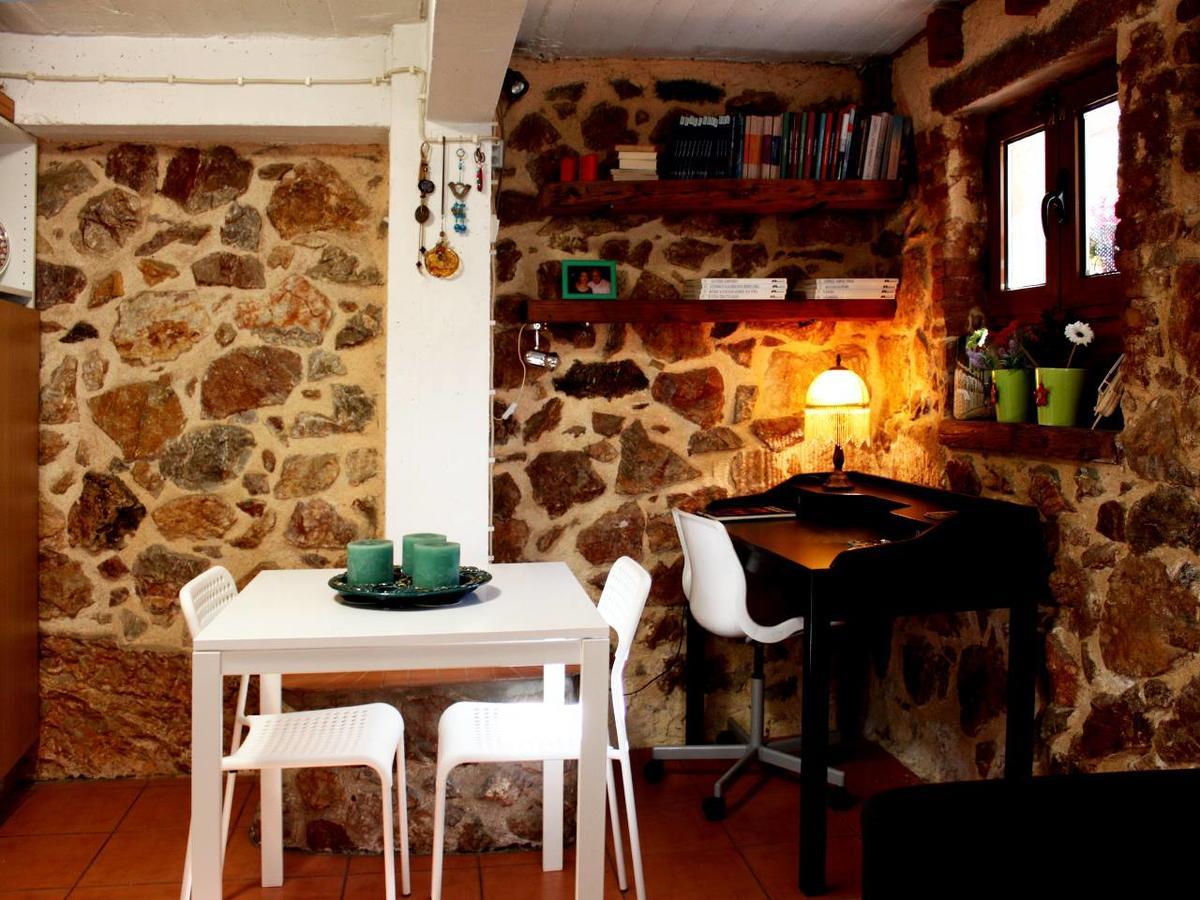 Sweet Stone Apartment In Imittos Atenas Exterior foto
